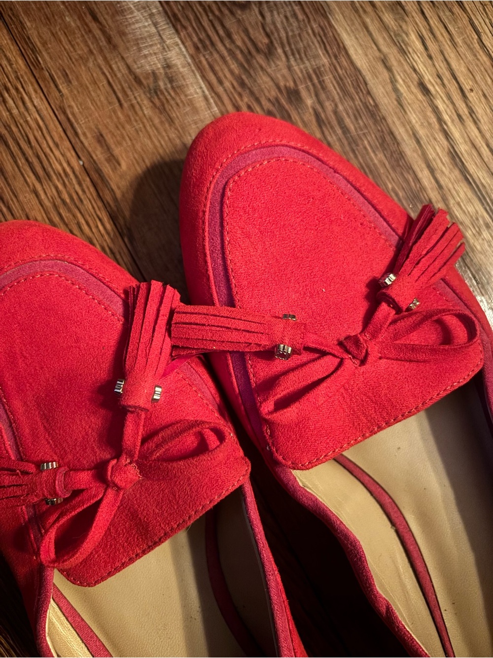 Crown & Ivy Sloane Red Pink Suede Tassel Bow Loafers Flats Shoes 8.5 Pointed Toe - Picture 4 of 6